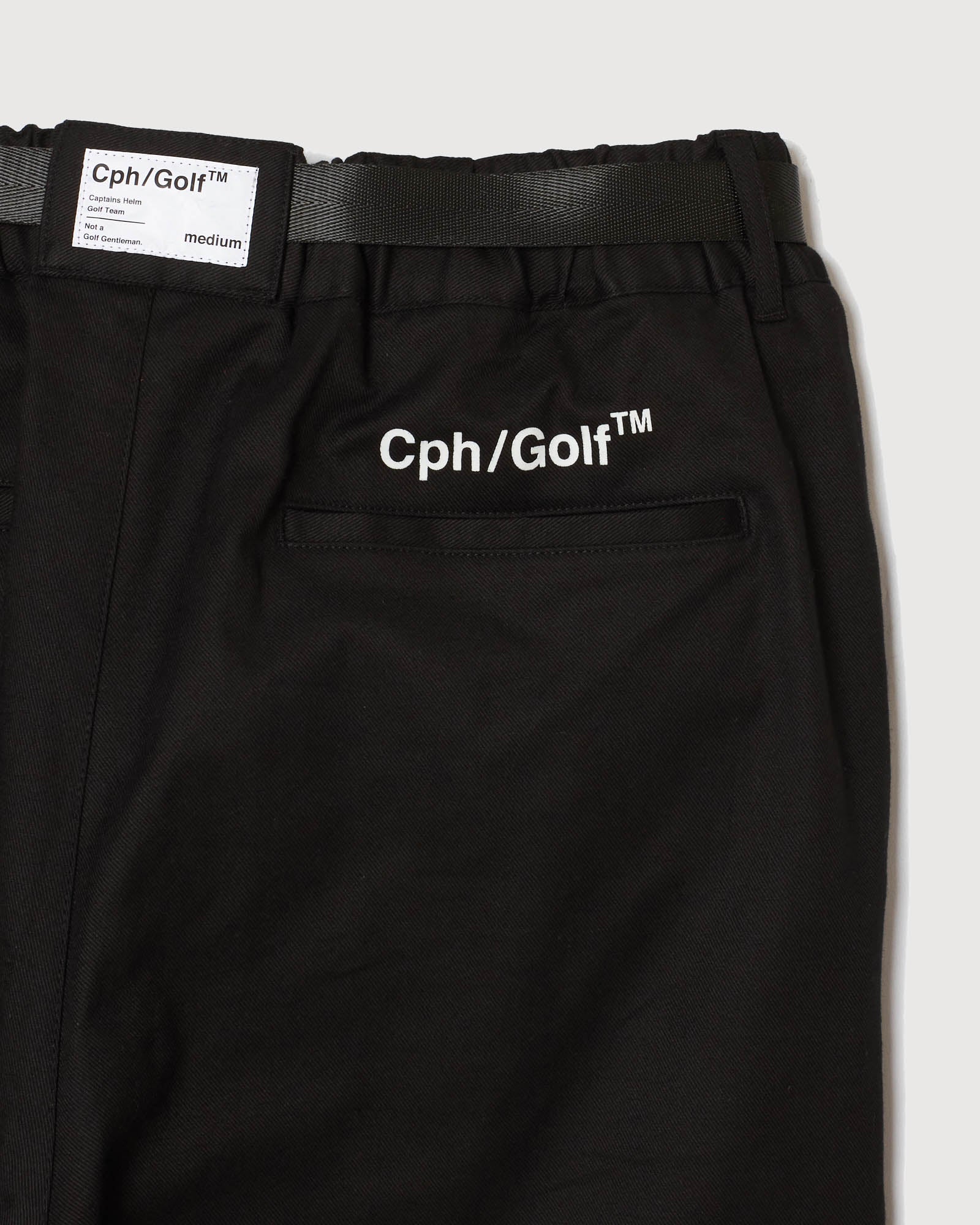 メンズウェア Captains Helm G ADJUSTABLE CROPPED CHINO ADJUSTABLE CROPPED CHINO PANTS - BLACK - – Cph/Golf™︎