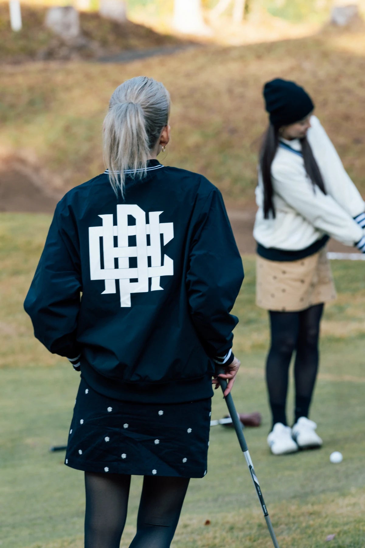 OVERLAP LOGO 2 TUCK SKIRT BEIGE – Cph/Golf™︎