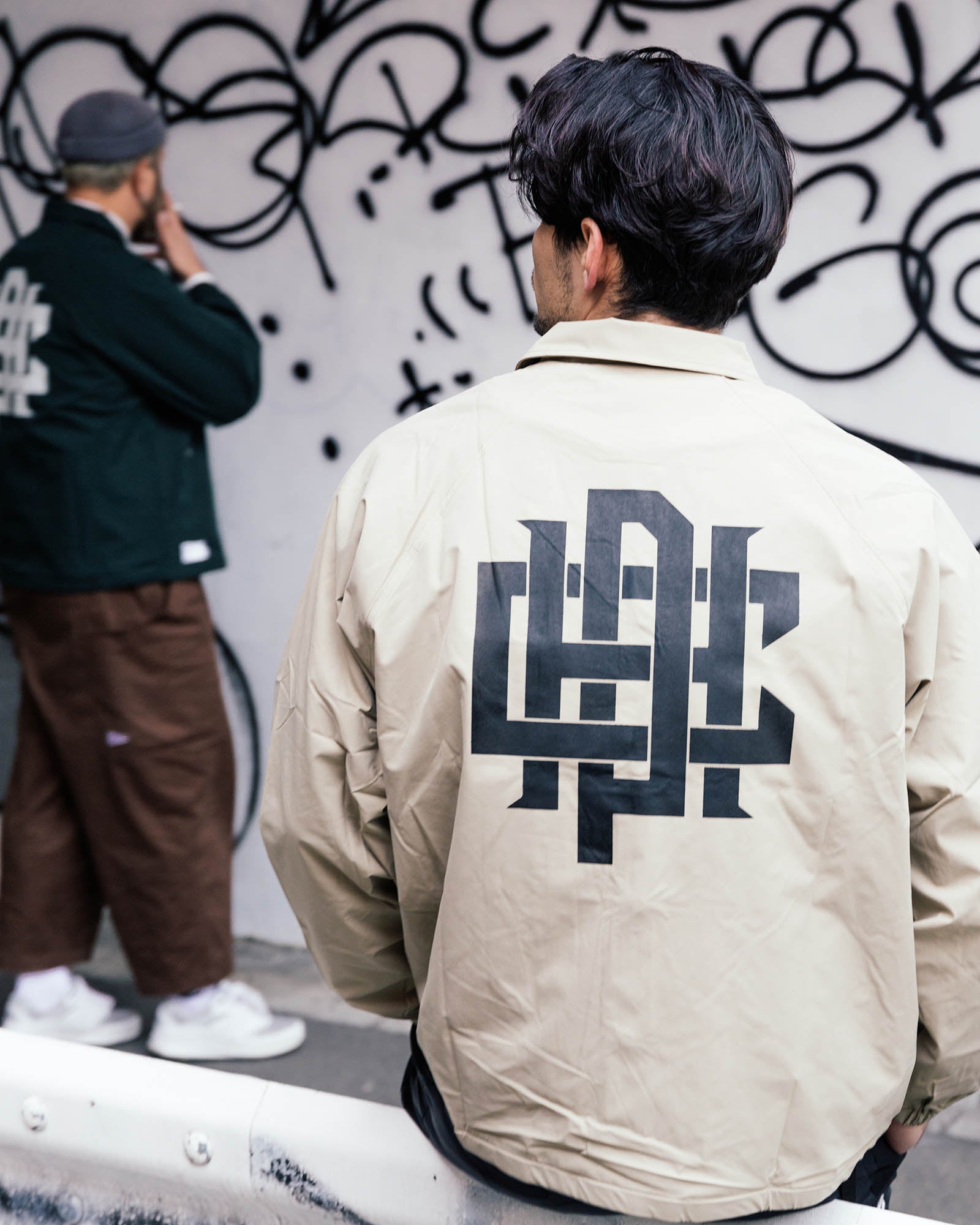 OVERLAP LOGO COACH JACKET - BEIGE - – Cph/Golf™︎