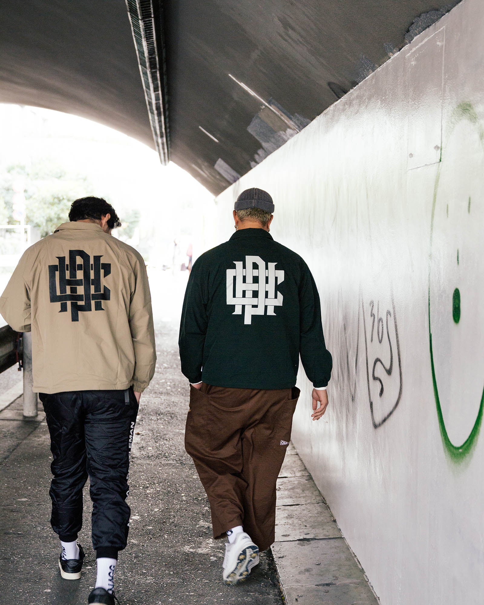 OVERLAP LOGO COACH JACKET - BEIGE - – Cph/Golf™︎