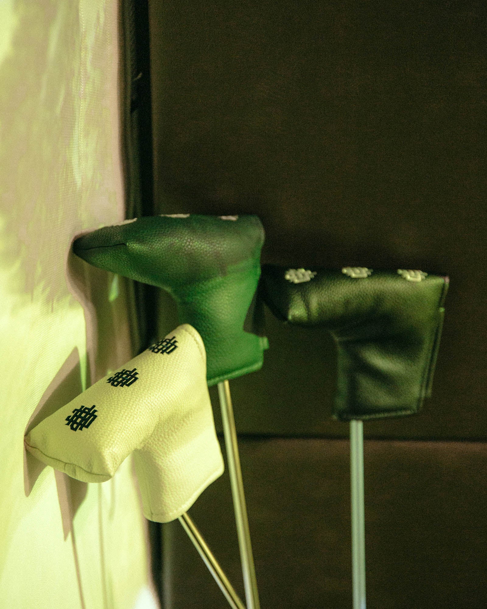 OVERLAP LOGO PUTTER COVER - GREEN - – Cph/Golf™︎