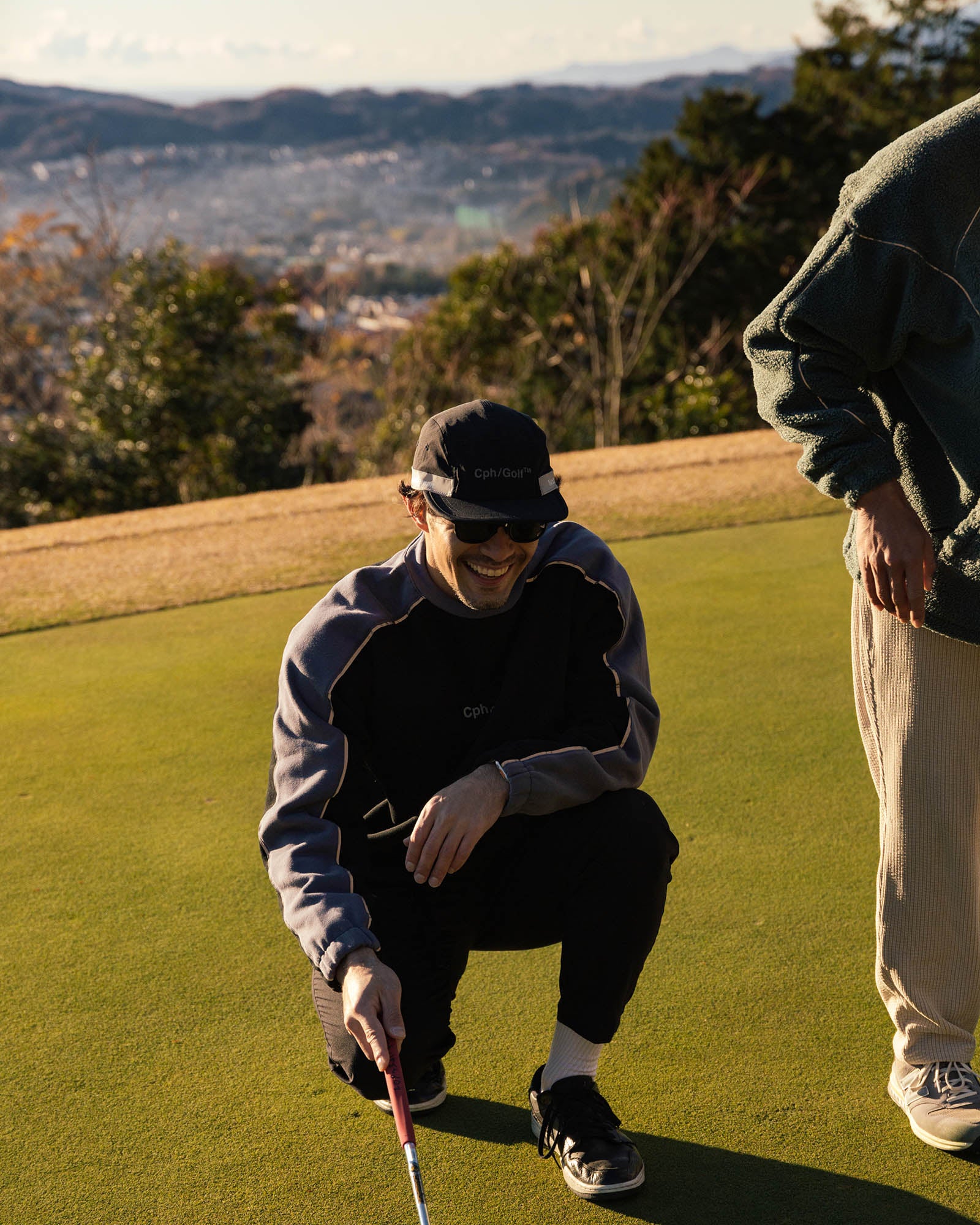REFLECTIVE LOGO CREW SWEAT - BLACK - – Cph/Golf™︎