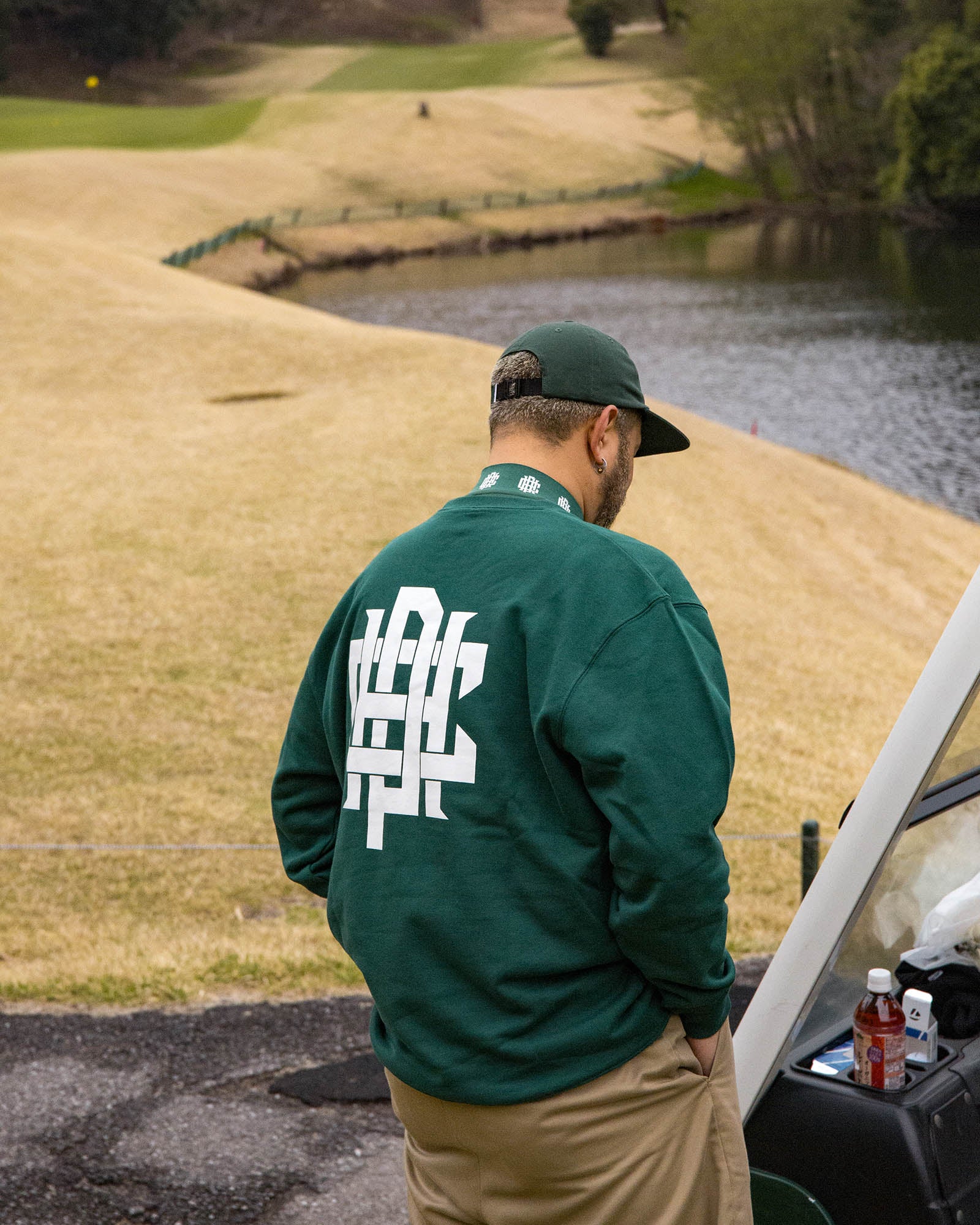 OVERLAP LOGO CREW SWEAT - WHITE - – Cph/Golf™︎