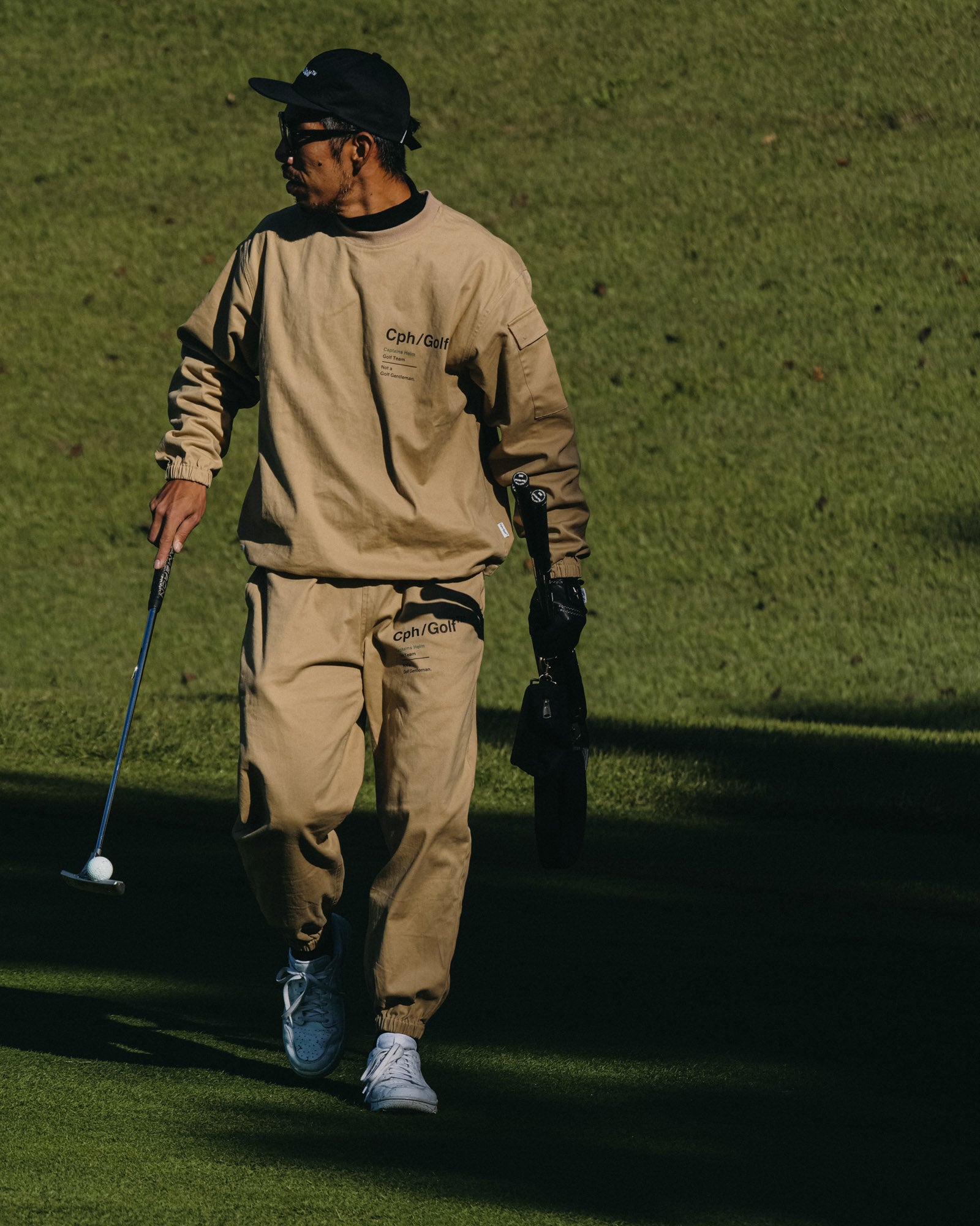 CHG22-AW-P05 #CTN TRACK PANTS - BEIGE - – Captains Helm Golf